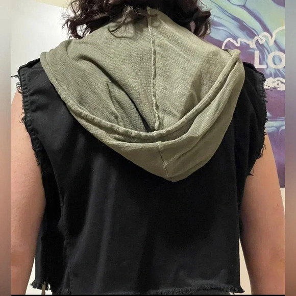 R&R SURPLUS VINTAGE HOODED VEST - Picture 4 of 6